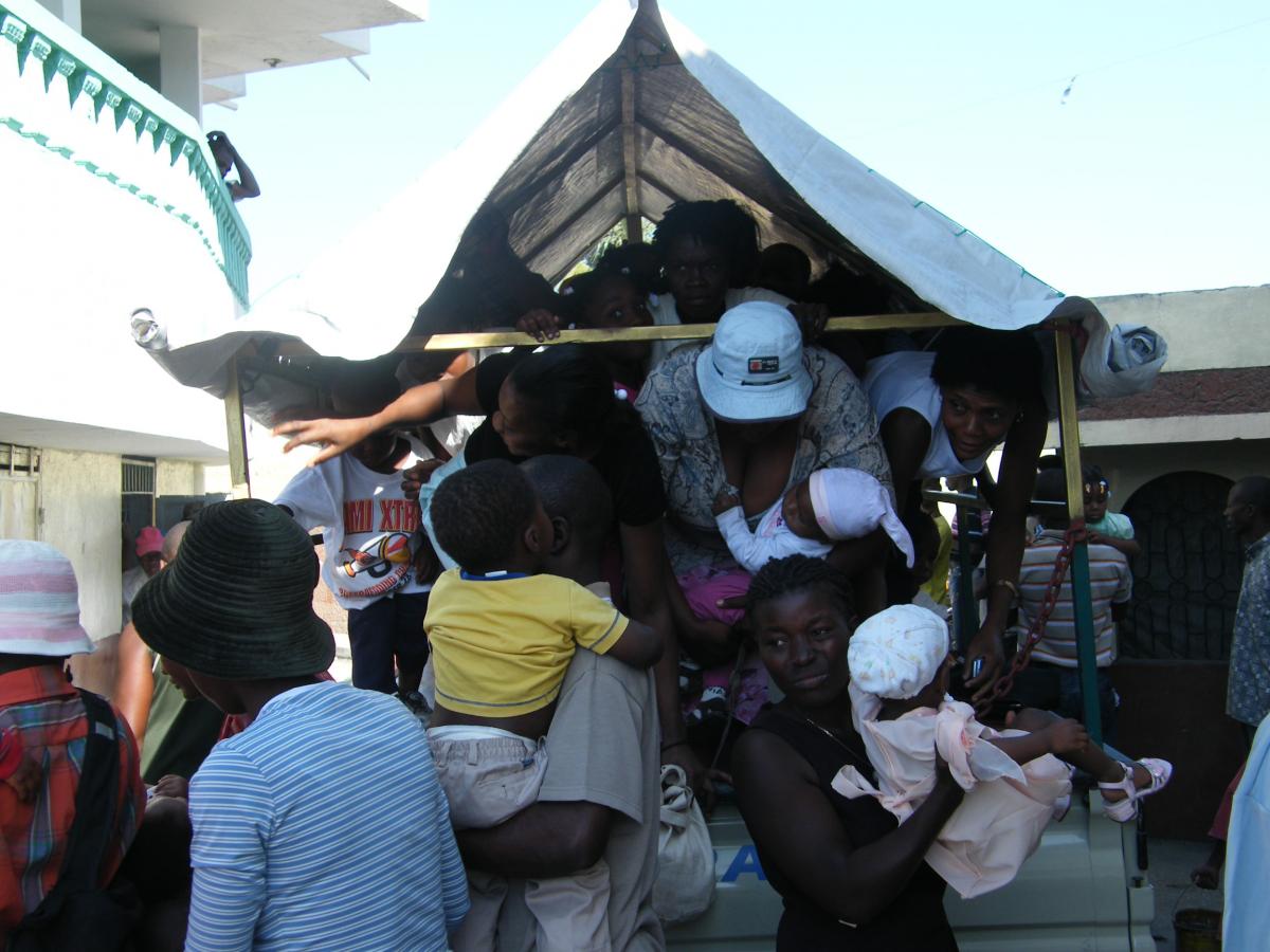 Projekt sanitka v Port au Prince | © Vysoká škola zdravotníctva  a sociálnej práce svätej Alžbety, n.o.