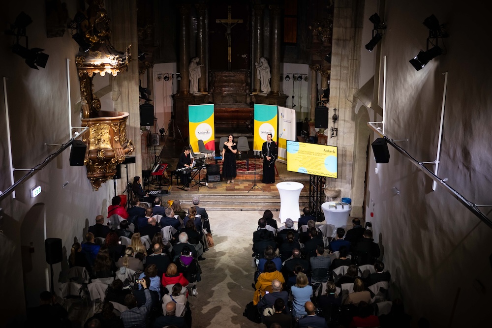 Commemoration event Ambrely podporí aj hudobný prvok