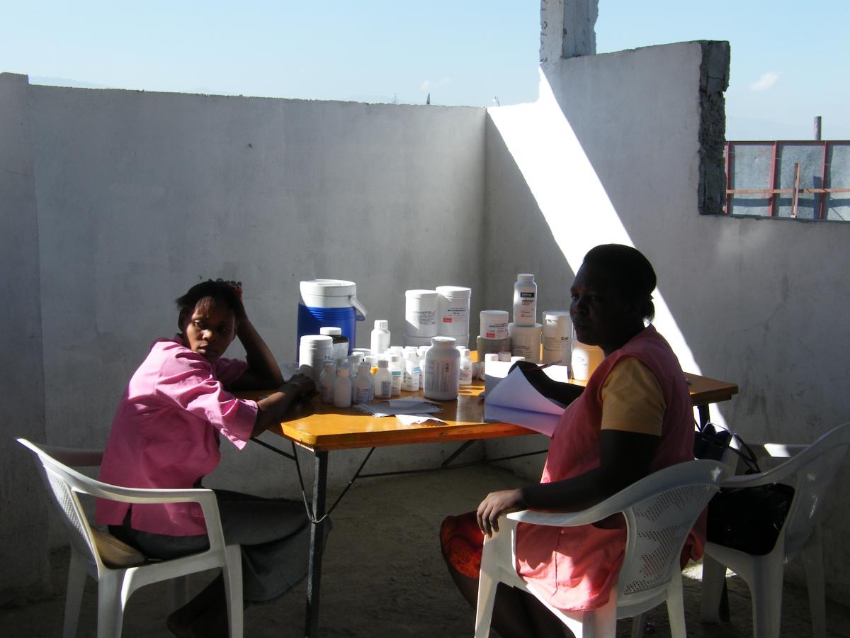 Projekt sanitka v Port au Prince | © Vysoká škola zdravotníctva  a sociálnej práce svätej Alžbety, n.o.