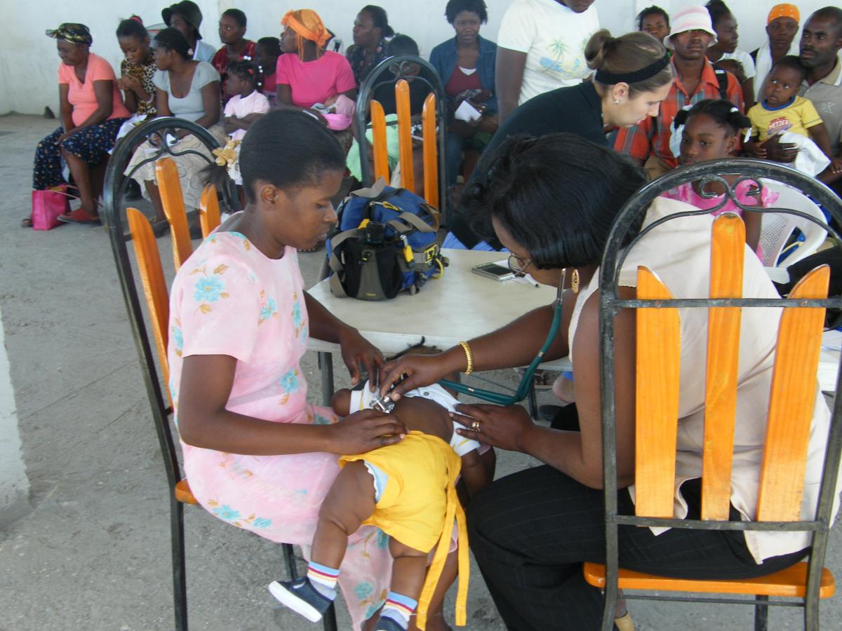 Mobilná klinika v Cité Soleille, Haiti | © Vysoká škola zdravotníctva  a sociálnej práce svätej Alžbety, n.o.