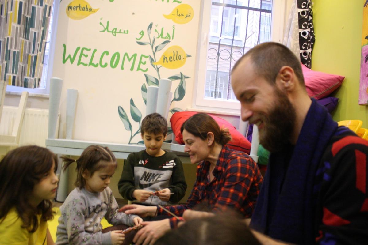 Martin during the creative activities for Syrian refugees kids in Istanbul